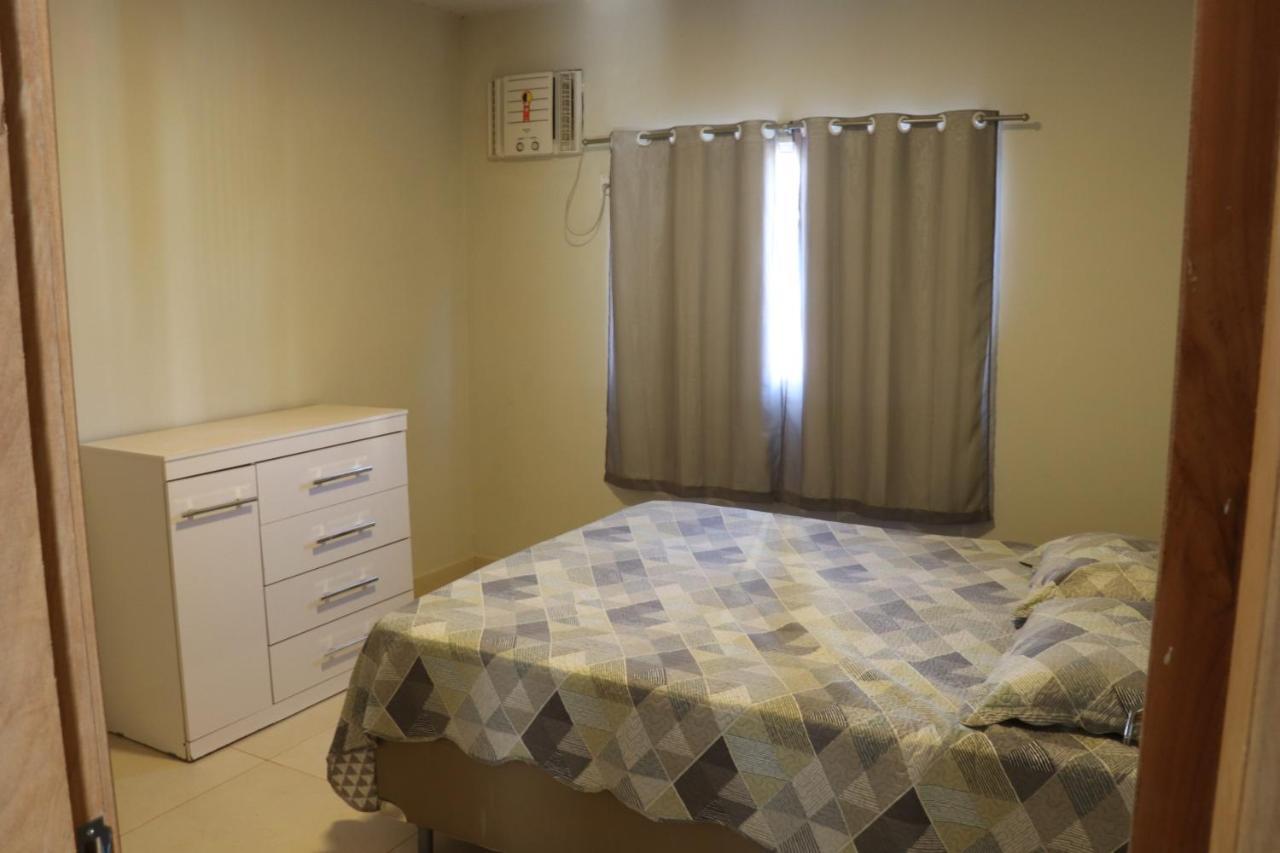 Casa Com 03 Quartos Tendo 02 Com Ar Condicionado No Asfalto A 1,5 Km Do Centro ชาปาดา ดอส กิมาไรส์ ภายนอก รูปภาพ