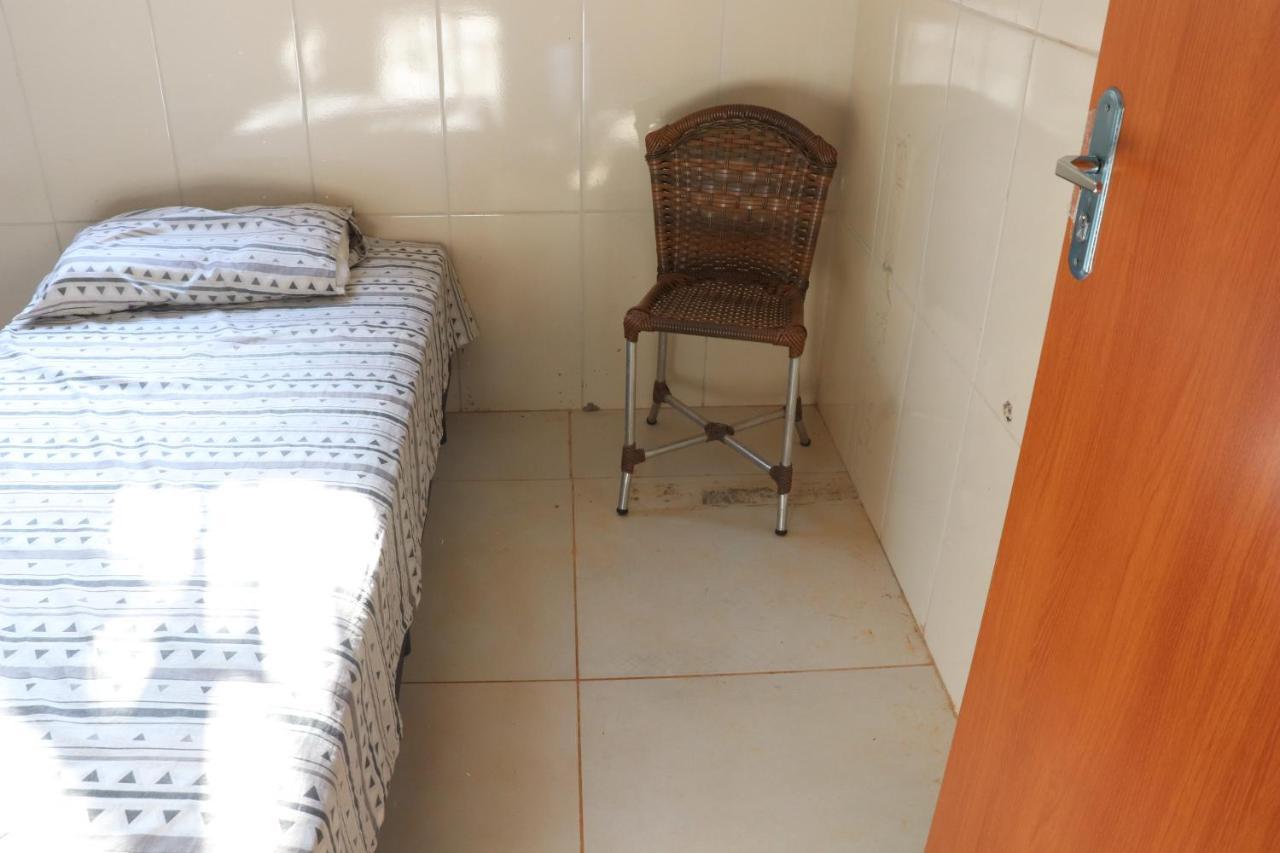 Casa Com 03 Quartos Tendo 02 Com Ar Condicionado No Asfalto A 1,5 Km Do Centro ชาปาดา ดอส กิมาไรส์ ภายนอก รูปภาพ