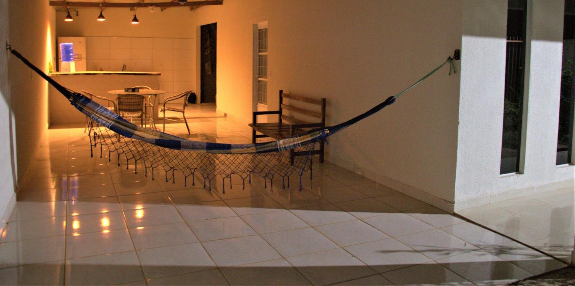 Casa Com 03 Quartos Tendo 02 Com Ar Condicionado No Asfalto A 1,5 Km Do Centro ชาปาดา ดอส กิมาไรส์ ภายนอก รูปภาพ
